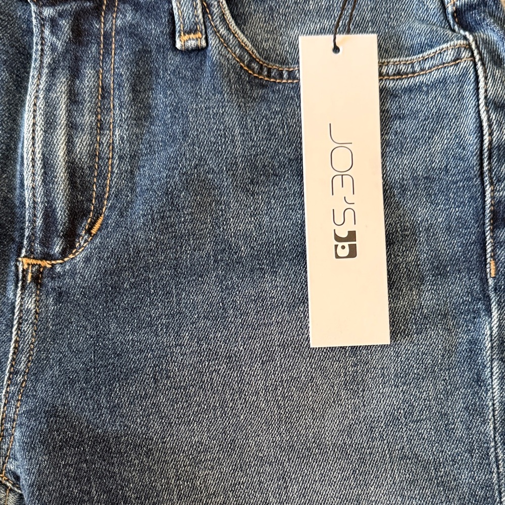 Joe's Jeans The Lara Mid Rise Cigarette - Picture 2 of 4